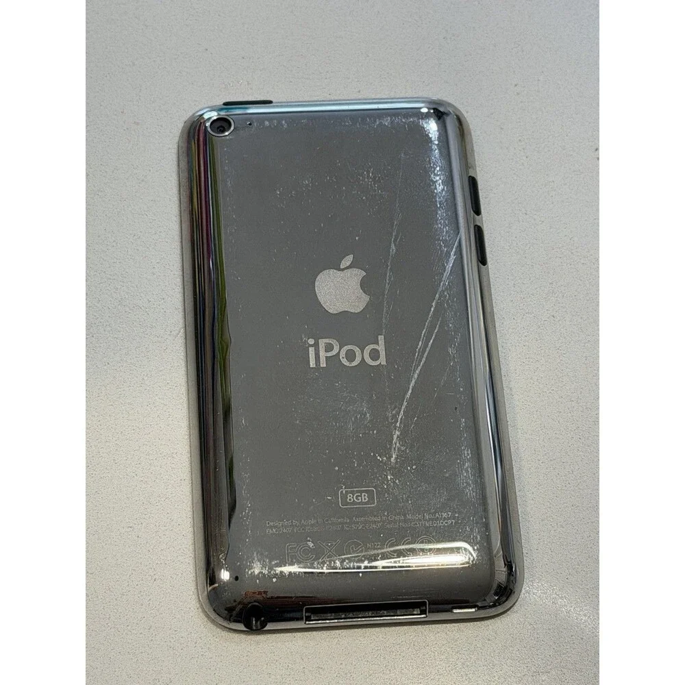 Apple iPod Touch 4th Generation 8GB Black A1367 Tested Working Bundle